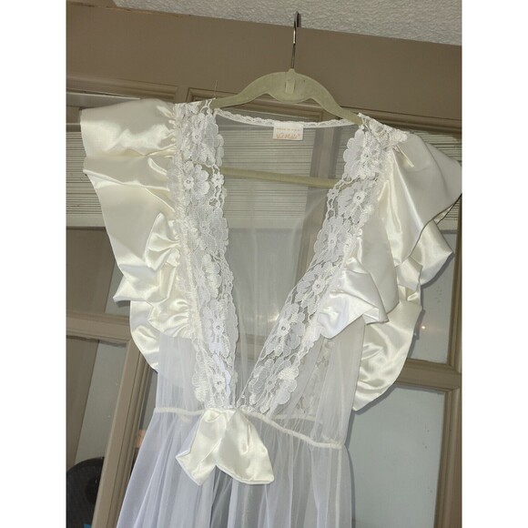 Perfection Vintage White Embroidered Lace Sheer Bridal Bride Maxi Robe Petite - Picture 2 of 9